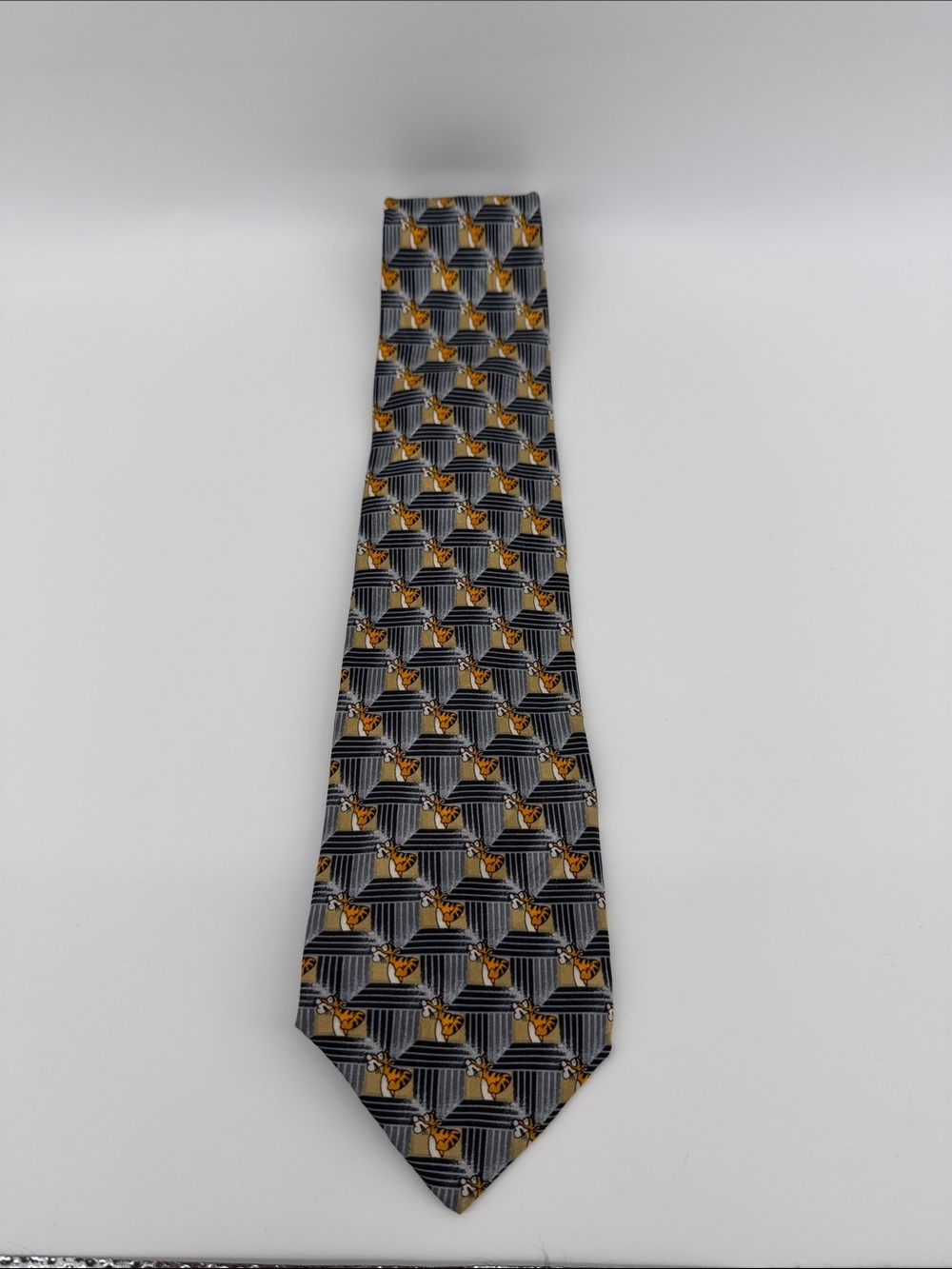 Disney Grandpacore 90s Corporate WhimsyGray Tie w/Tigger Gold Geometric Pattern